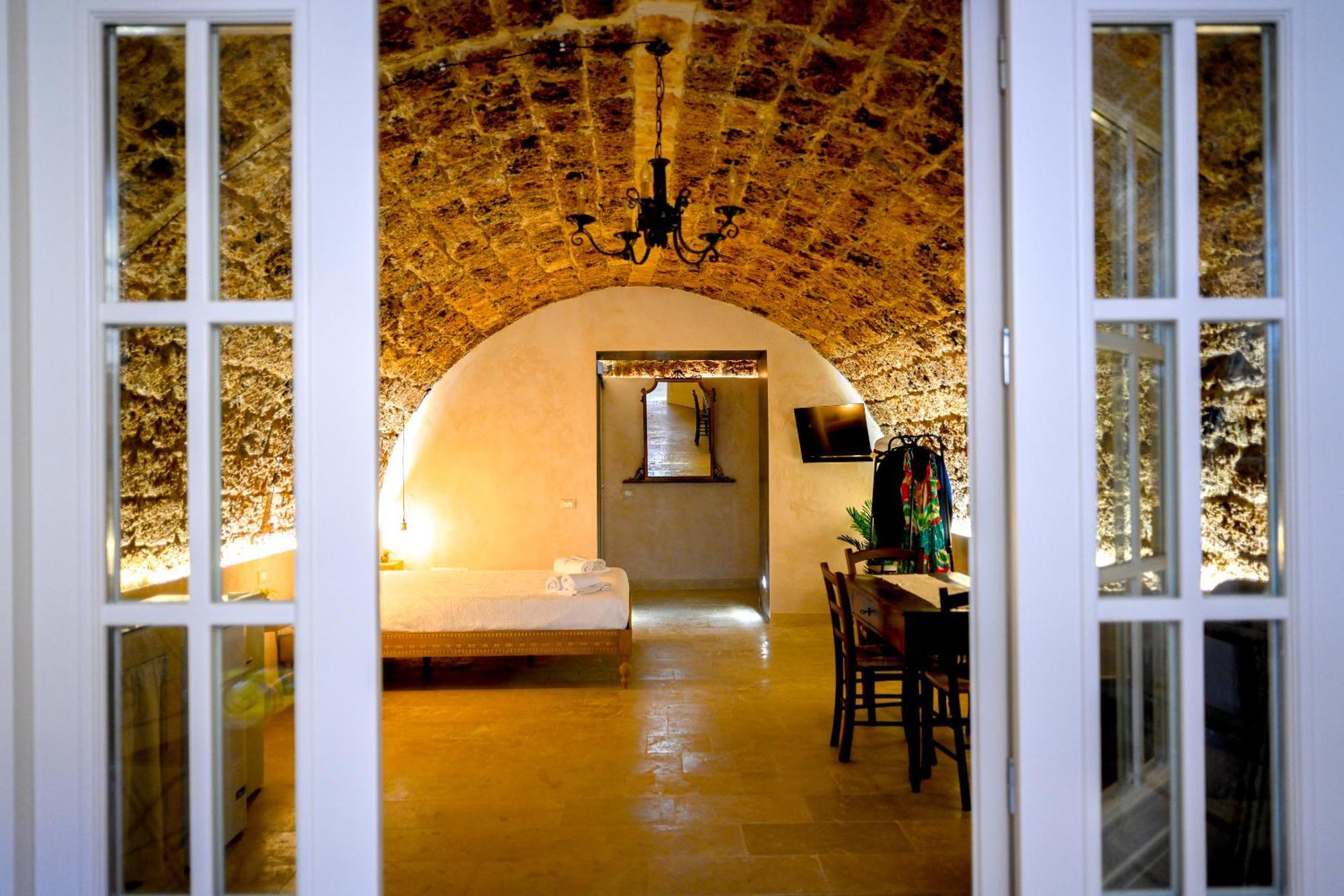 La Grotta, Luxury Suite & Spa Ното Екстер'єр фото